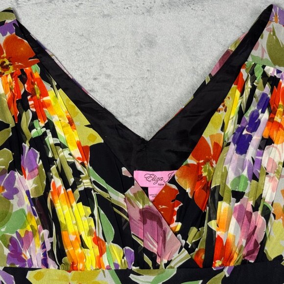 Eliza J Black Silk Chiffon Floral Pleated Knee-Length Dress - Picture 4 of 6